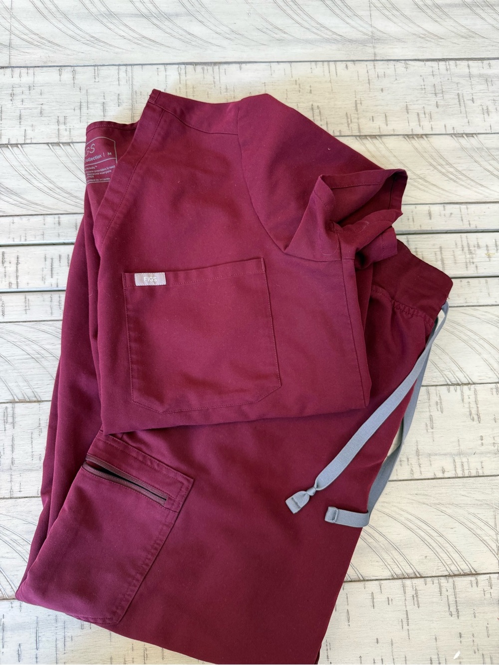 Figs Burgundy Scrub Set